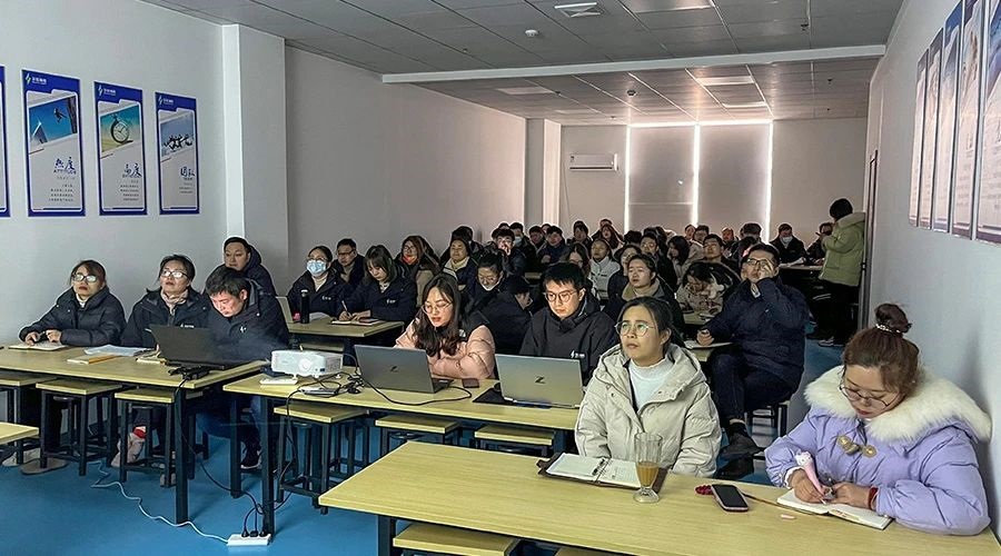亚游集团储能研发部开展产品技术培训